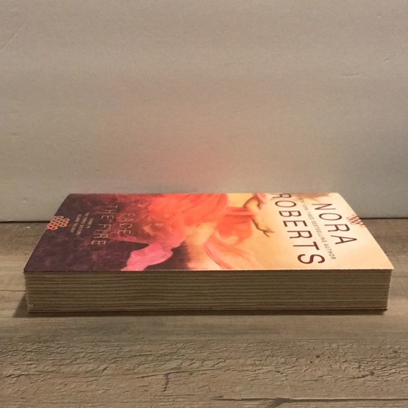 Face the Fire ( Three Sisters Island Trilogy) (Paperback) by Nora Roberts - Picture 4 of 12